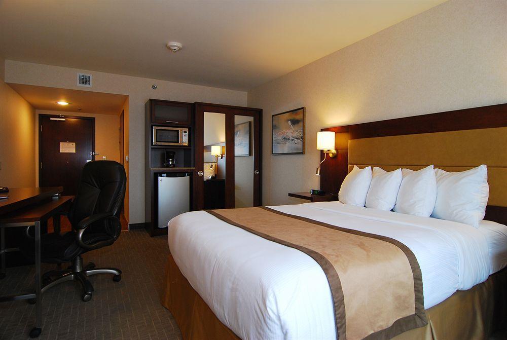Quality Inn & Suites Val-d'Or Oda fotoğraf