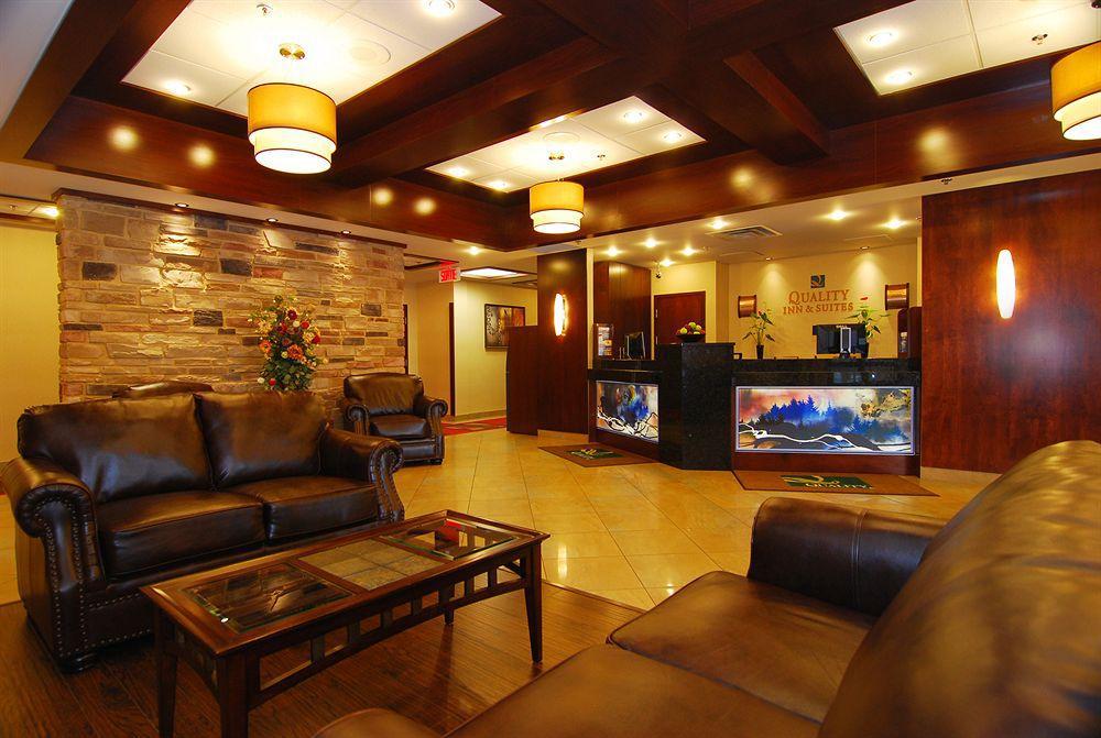 Quality Inn & Suites Val-d'Or İç mekan fotoğraf