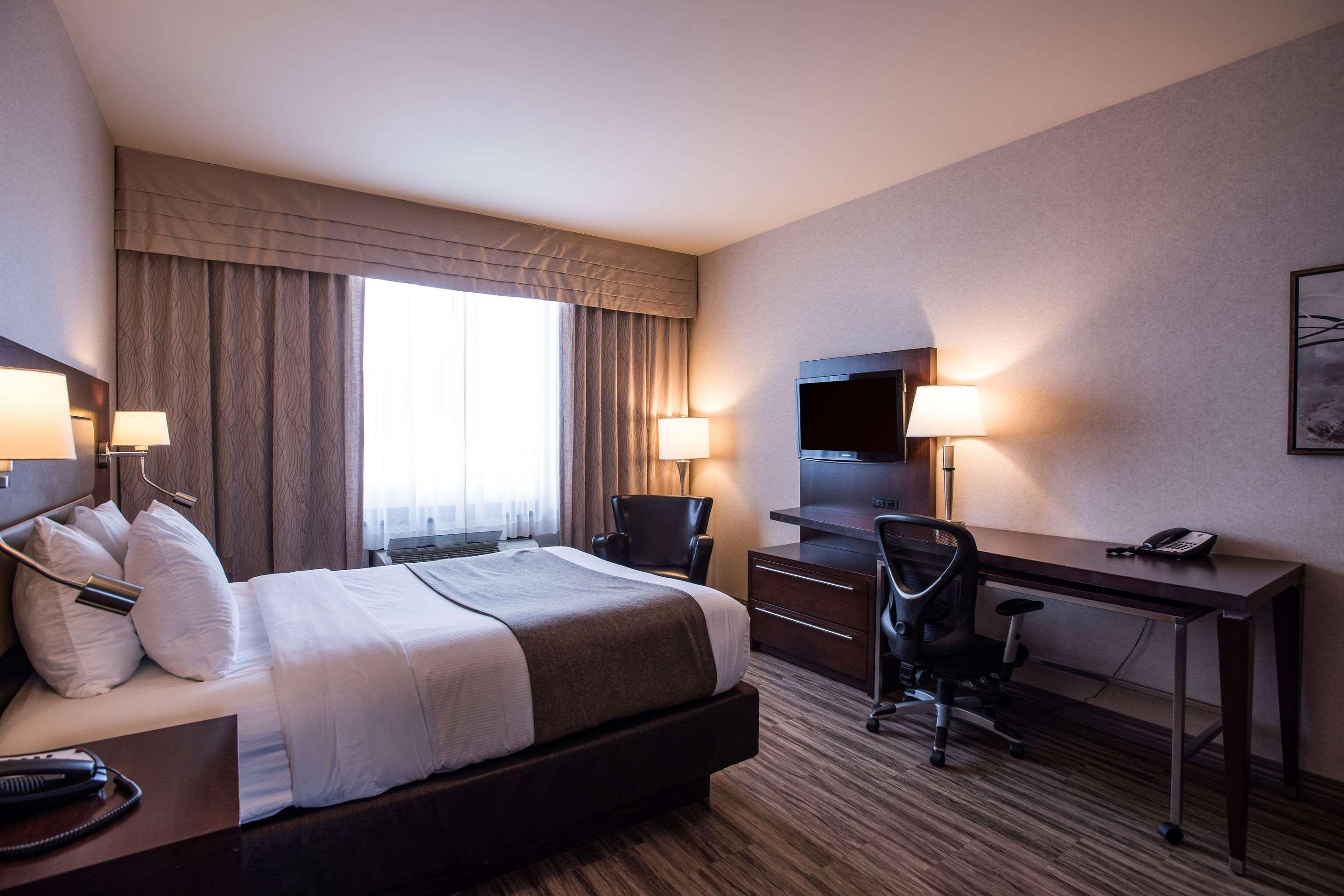 Quality Inn & Suites Val-d'Or Dış mekan fotoğraf