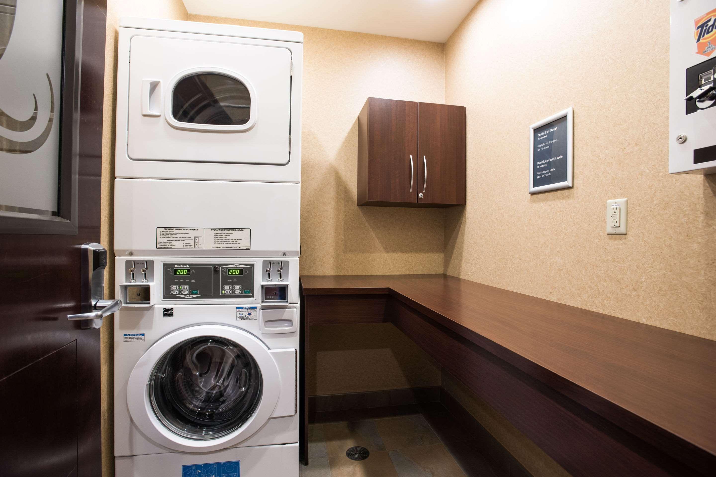 Quality Inn & Suites Val-d'Or Dış mekan fotoğraf