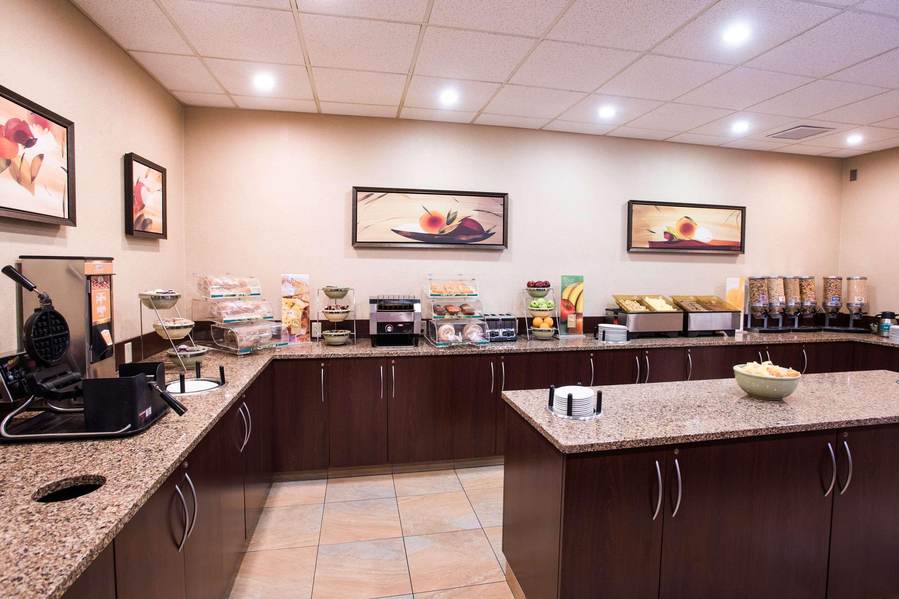 Quality Inn & Suites Val-d'Or Dış mekan fotoğraf