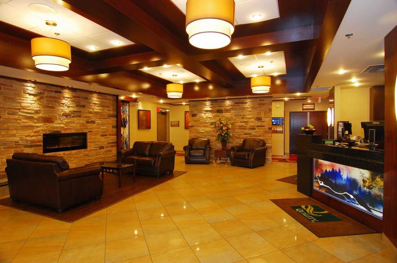 Quality Inn & Suites Val-d'Or Dış mekan fotoğraf