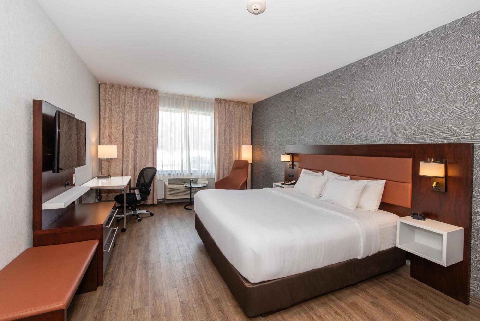 Quality Inn & Suites Val-d'Or Dış mekan fotoğraf