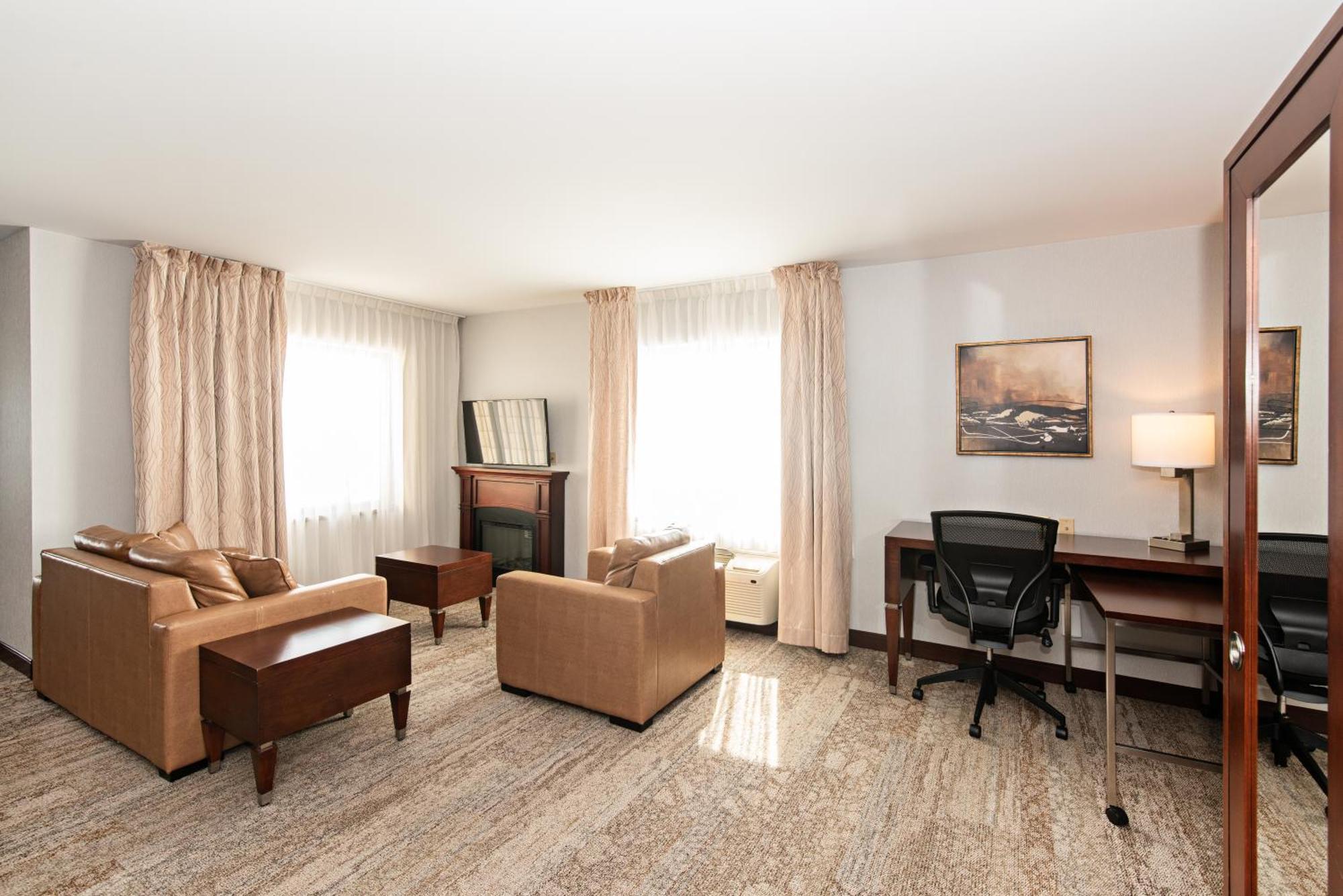 Quality Inn & Suites Val-d'Or Dış mekan fotoğraf