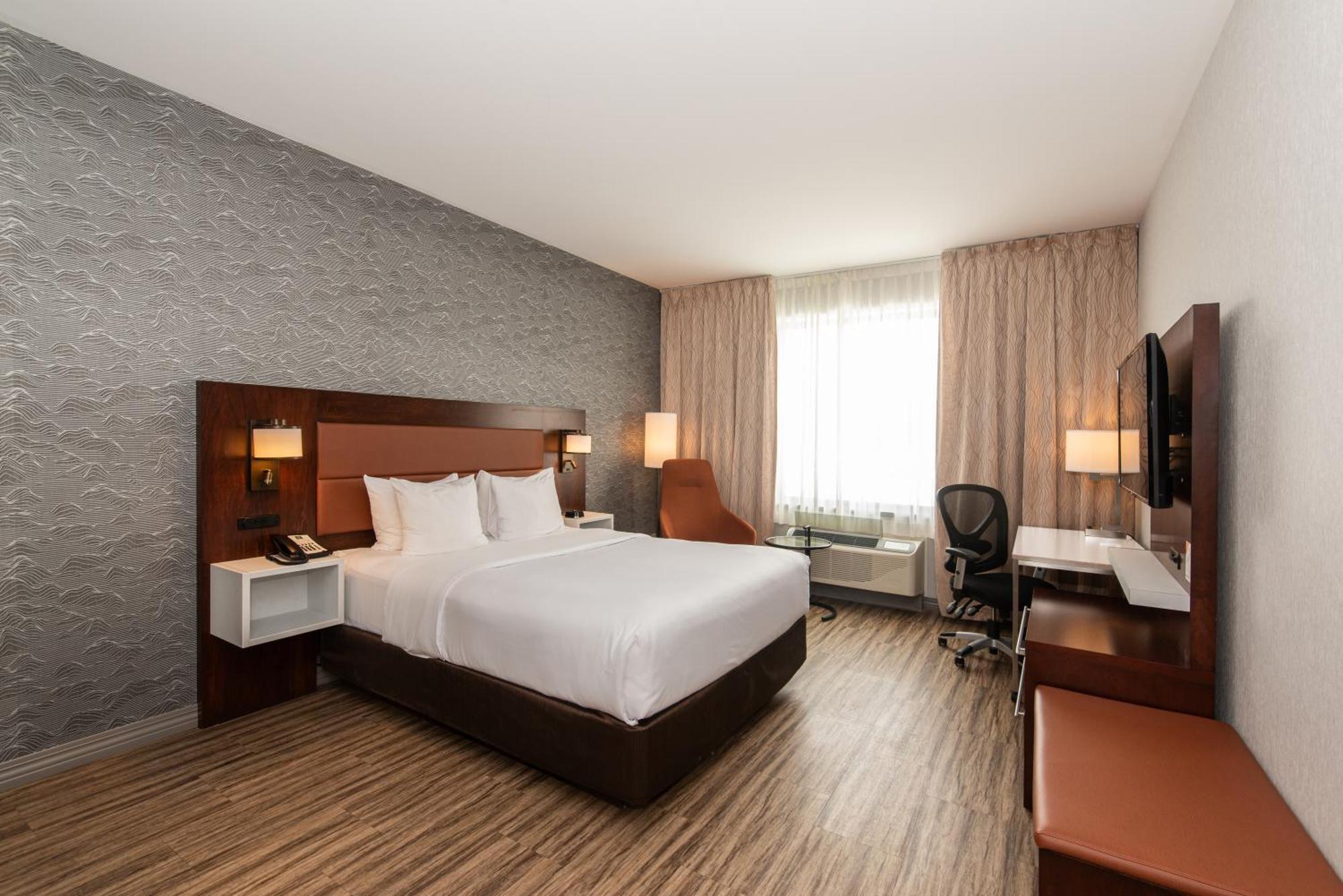 Quality Inn & Suites Val-d'Or Dış mekan fotoğraf